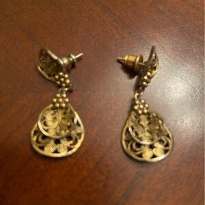 Elegant Gold Filigree Earrings